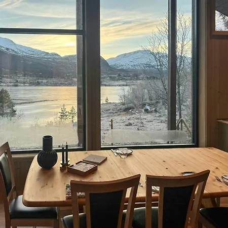 度假居 By Nysaetervatnet Surrounded By Mountains *